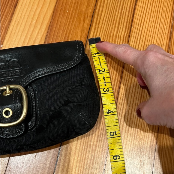 Vintage Coach wristlet Gold Detailing Buckle - Picture 8 of 8